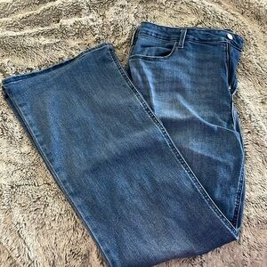 NWOT Old Navy High rise flare leg jeans size 16